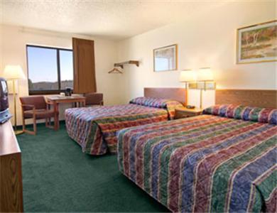 Super 8 By Wyndham Moorhead Hotel Room photo